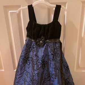 Girls holiday dress